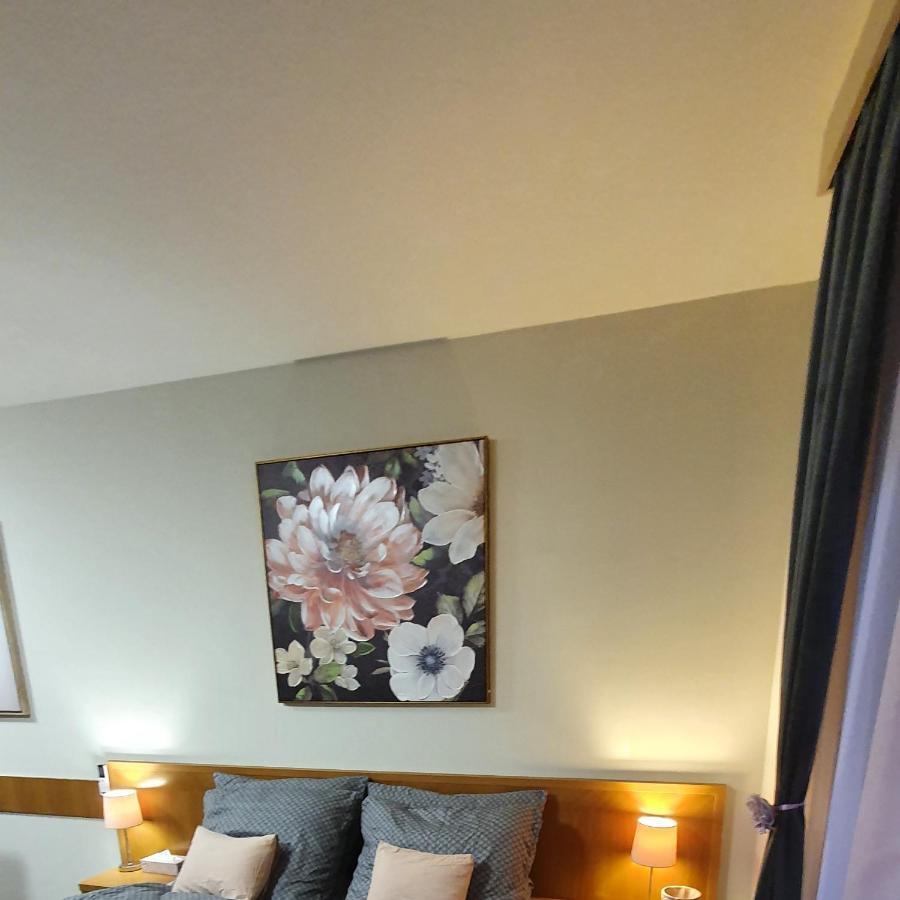 Relax Wellness Studio Hajduszoboszlo Apartment Exterior foto