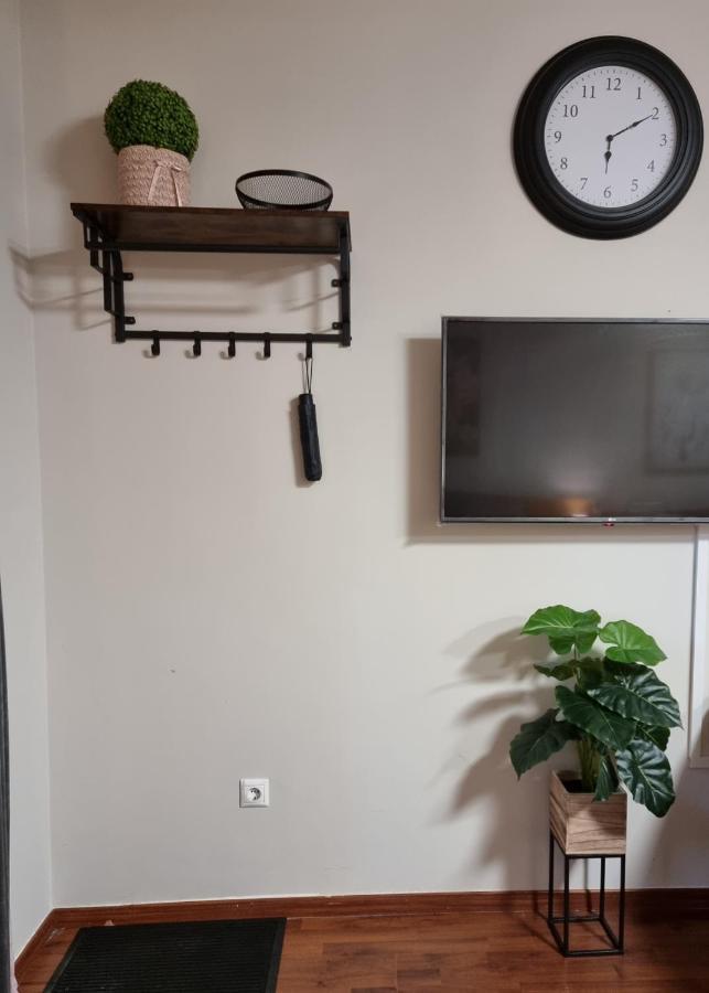 Relax Wellness Studio Hajduszoboszlo Apartment Exterior foto