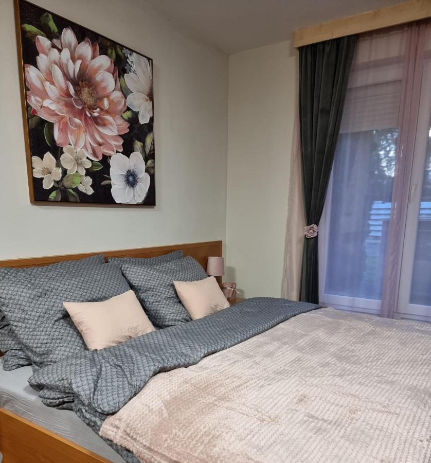 Relax Wellness Studio Hajduszoboszlo Apartment Exterior foto